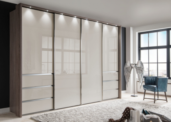 Lemari Pakaian dengan Pintu Sliding Berlaci Logam